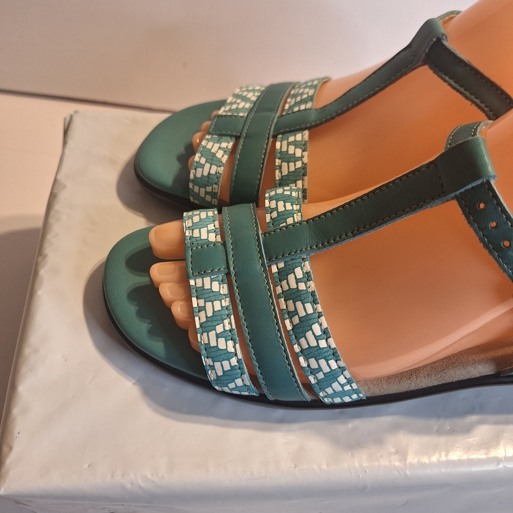 SAS Capri Teal Strappy T‑Bar Sandals with Patterned Accent. Size 7 M - Picture 5 of 10